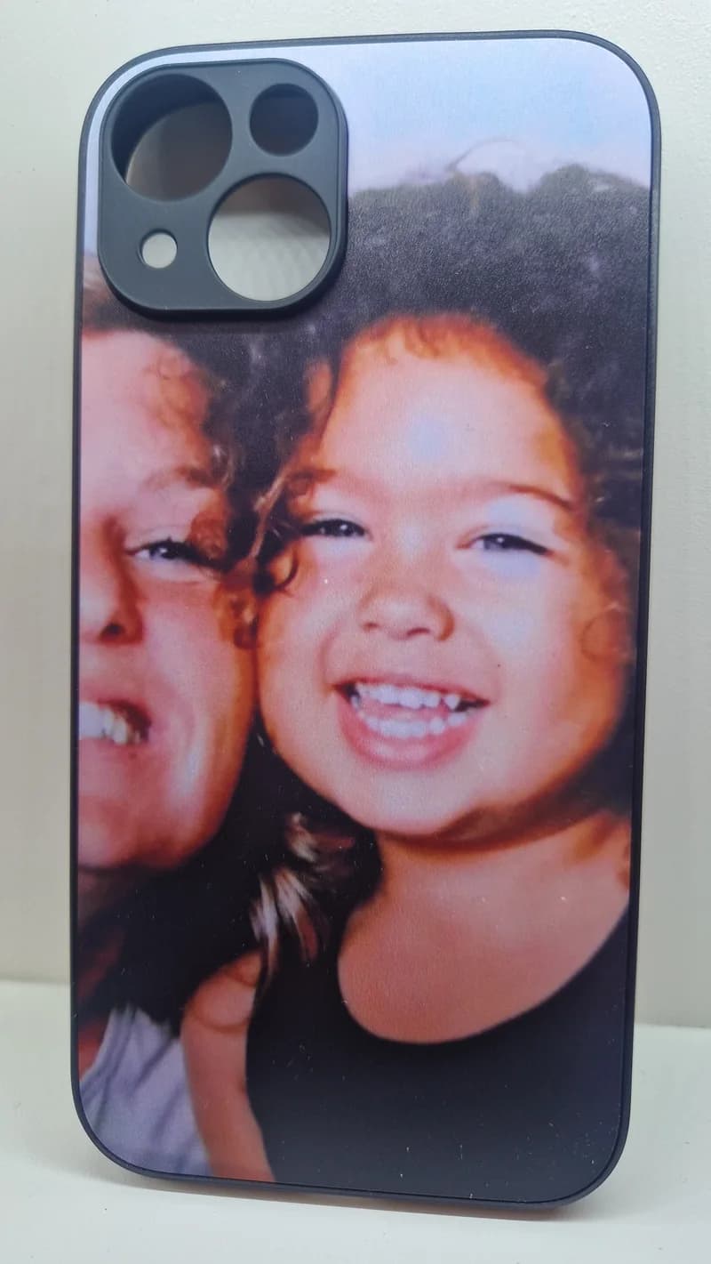 Funda impresa con la foto de dos niñas riendo